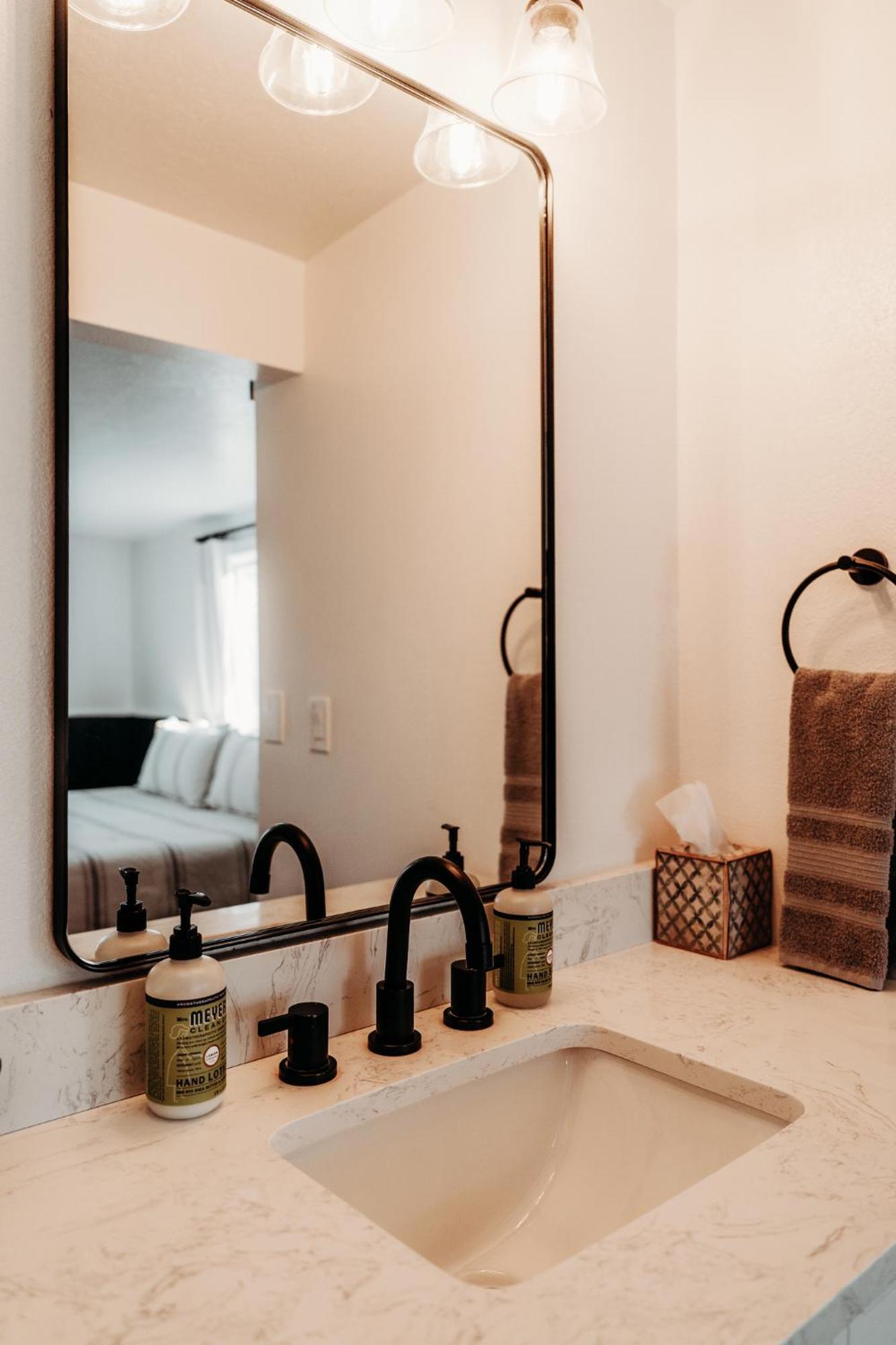 Happy Trails Bnb Tropic Phòng bức ảnh